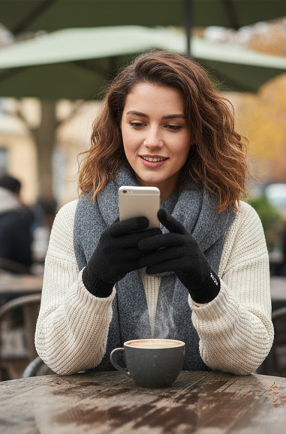 Women’s Black Winter Thermal Gloves – Warm Textured Palm