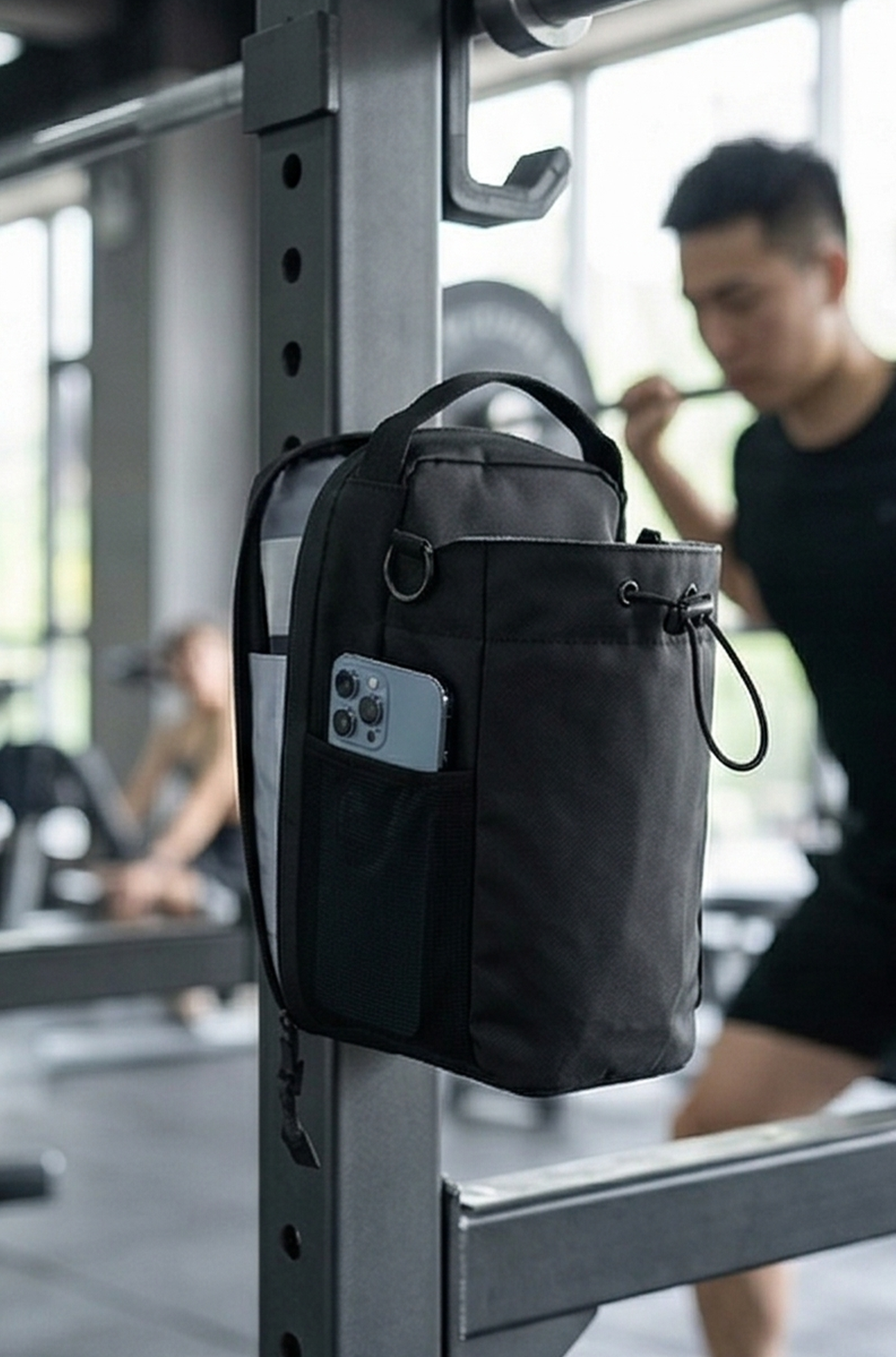 Magnetic Gym Bag – Large Capacity Bottle & Phone Holder