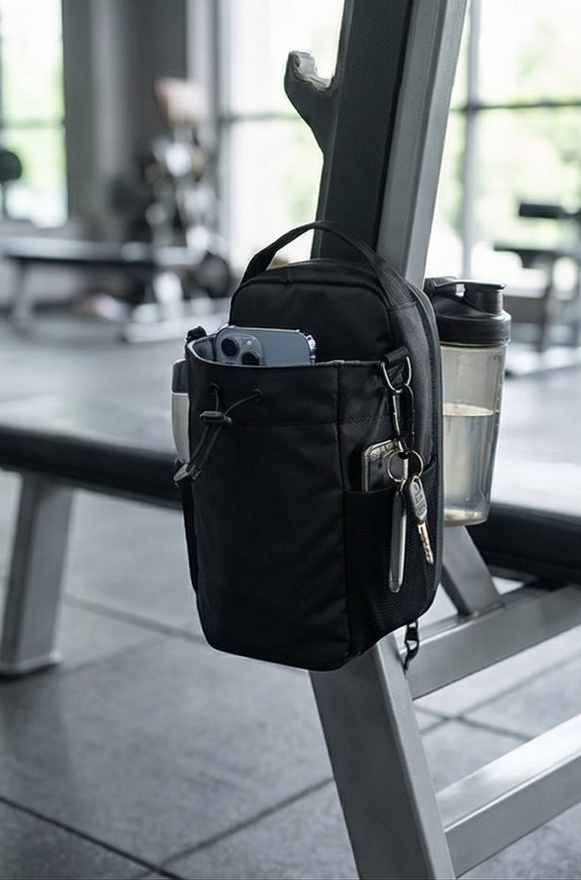 Magnetic Gym Bag – Large Capacity Bottle & Phone Holder